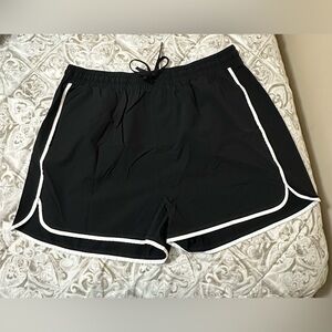 Mono B Black and Whits Active Shorts